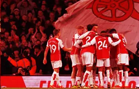 Arsenal Claims Top Spot